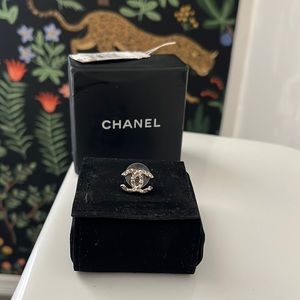 Authentic Chanel earring - one only